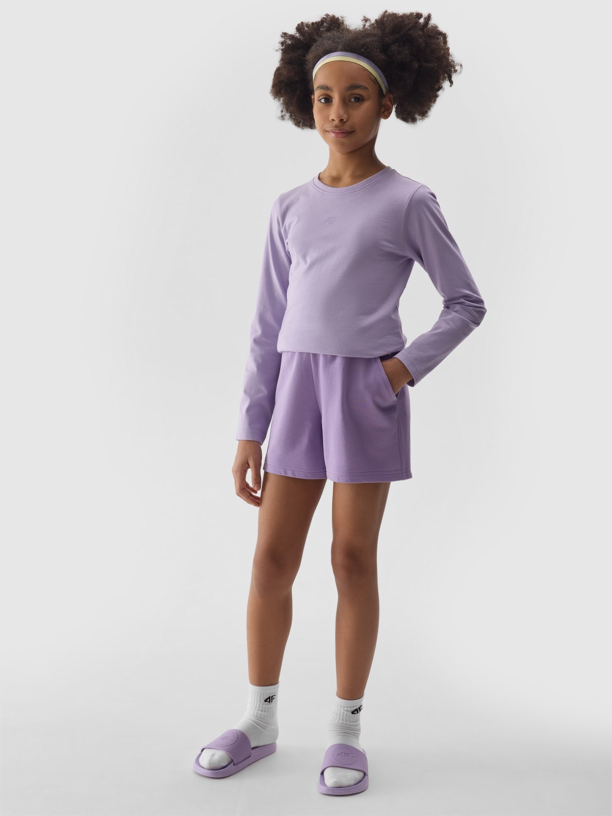 Levně Dívčí teplákové šortky - fialové