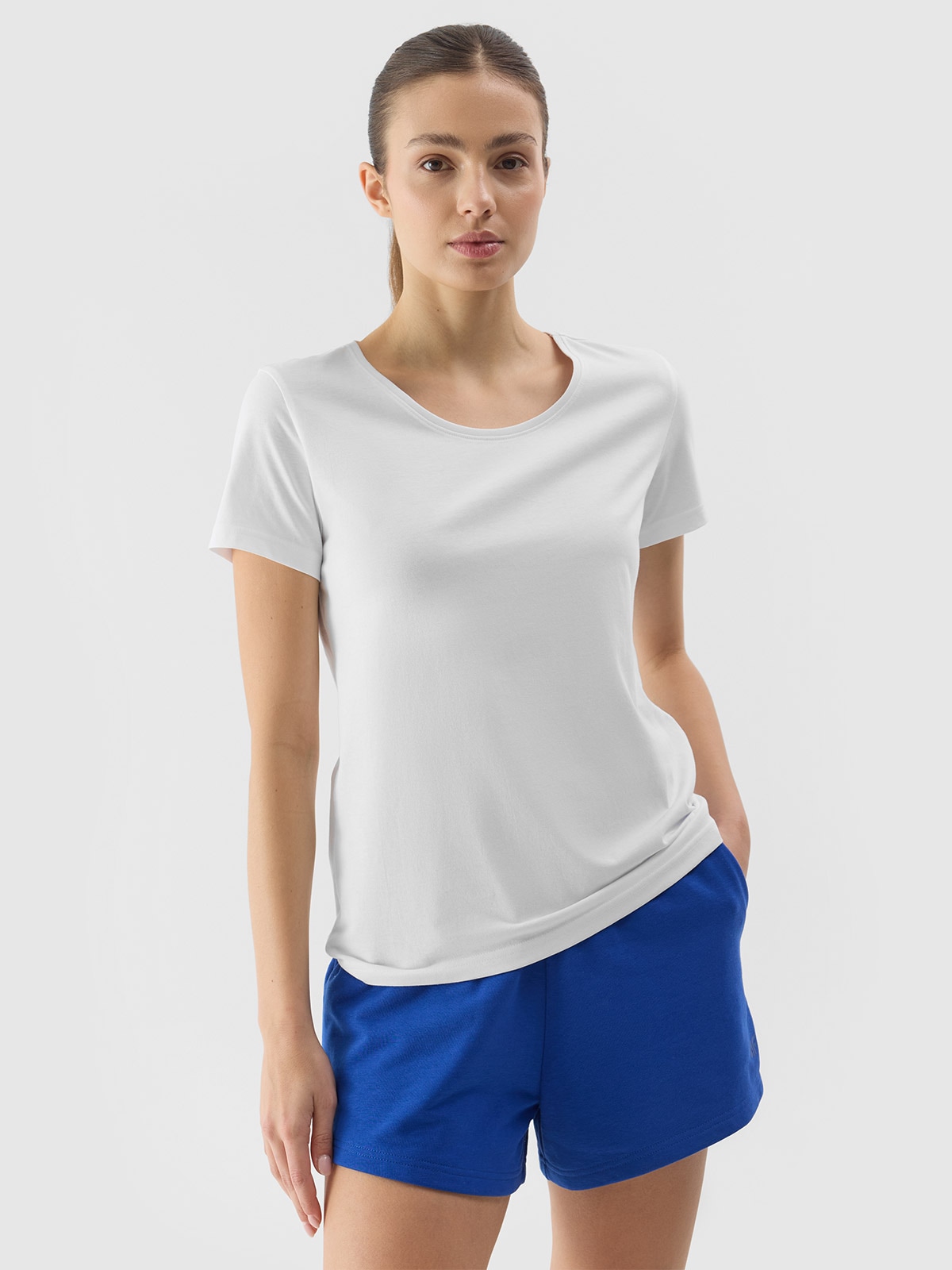 Levně Dámské hladké tričko regular - bílé