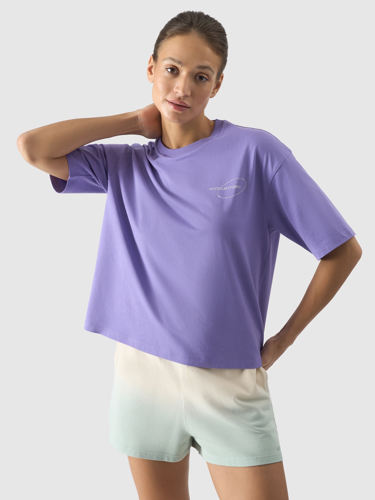 Levně Dámské tričko oversize s potiskem - fialové